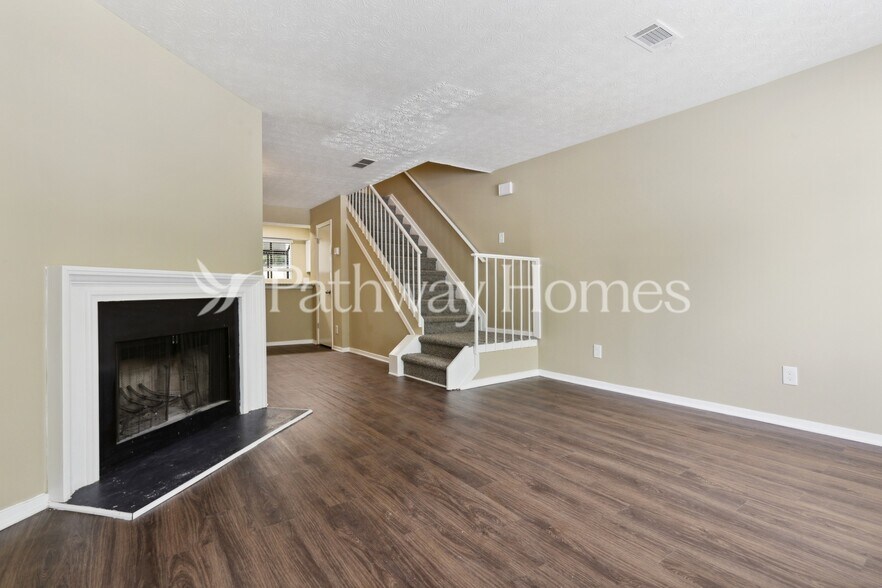 Building Photo - 478 Prince of Wales