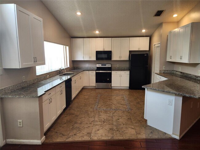 Building Photo - 150 Abbey Hollow Dr