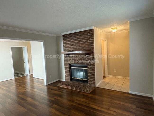 Building Photo - 106 N McLean Ct