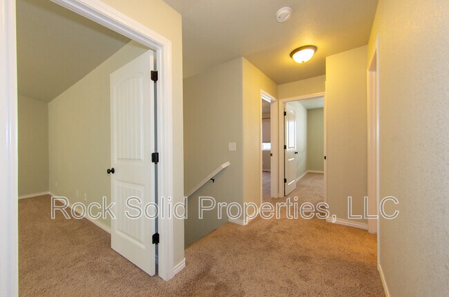 Building Photo - 1031 Old Town Ln