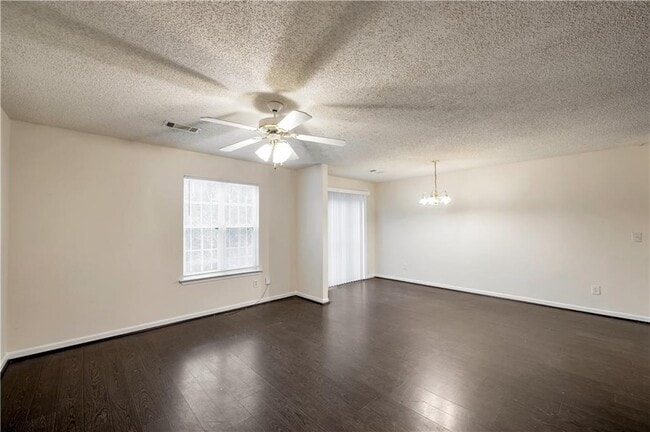 Building Photo - 950 Parkway Rd