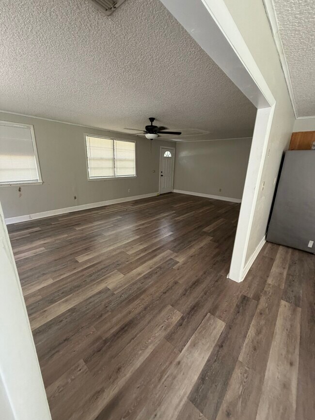 Building Photo - 105 Owen Acres Dr