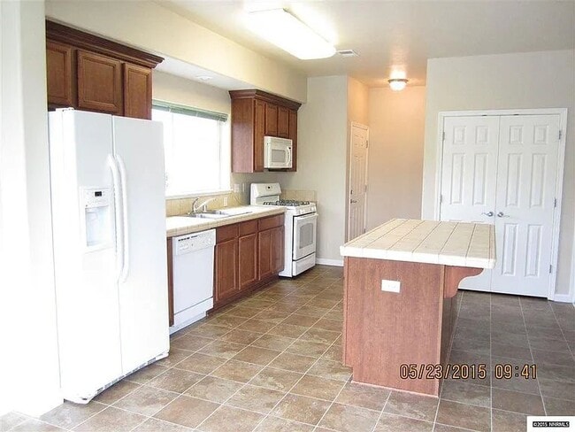 Building Photo - 560 Madeline Jane Lane