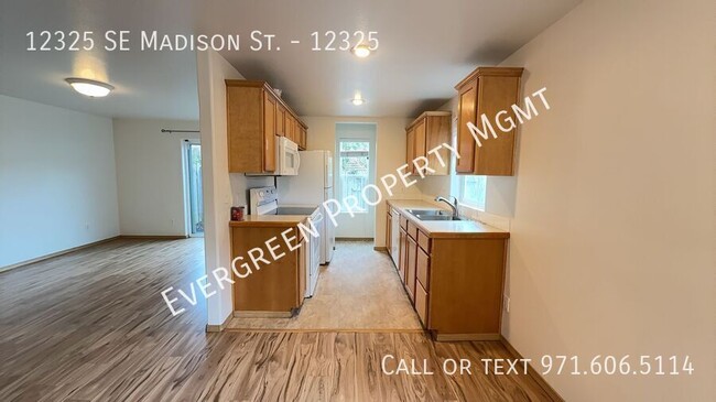 Building Photo - Cozy 3BR/2.5BA with Private Backyard & Att...