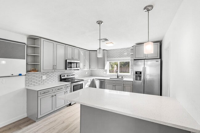 Building Photo - 5068 Sunrise Blvd