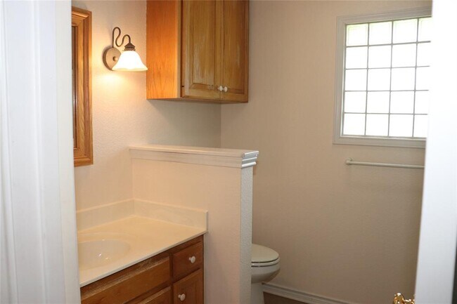 Building Photo - 211 Fox Crossing