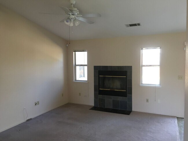 Building Photo - North Churncreek Home