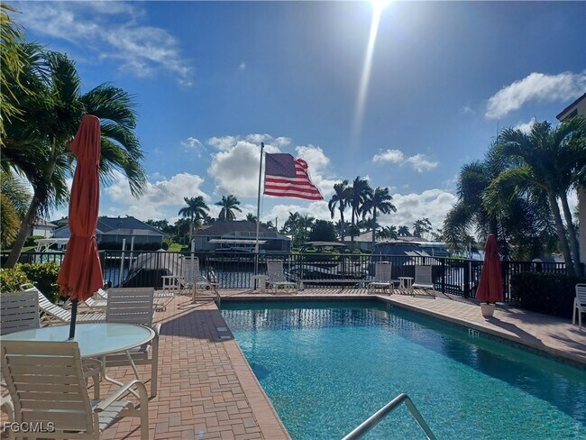 Building Photo - 5515 SW 12th Ave