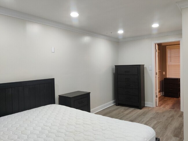 Building Photo - 227 Dove Rd