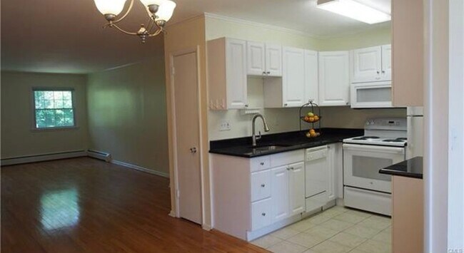 Building Photo - 123 Katona Dr