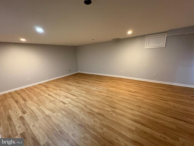 Building Photo - 2515 Woodleigh Rd