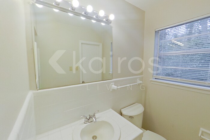 Building Photo - 5169 Beacon Dr
