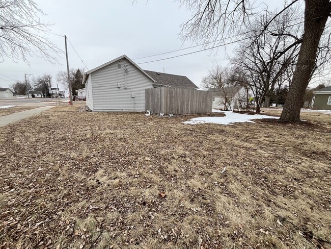 Building Photo - 2 Bed/1 Bath Ranch Home For Rent in Harrisburg, SD!