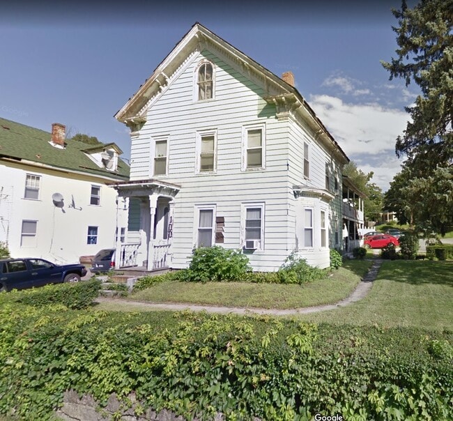 Building Photo - 10 Baker Ave