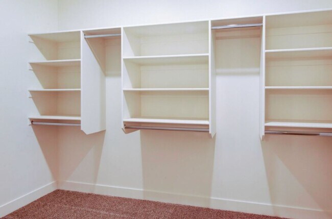 Building Photo - 2875 W Cody Dr