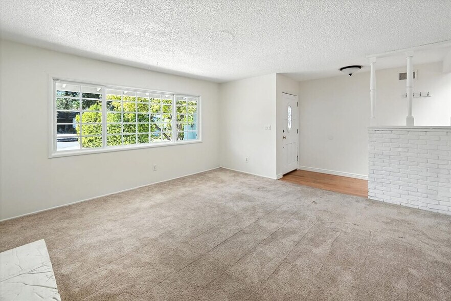 Building Photo - 8846 Laramie Ave
