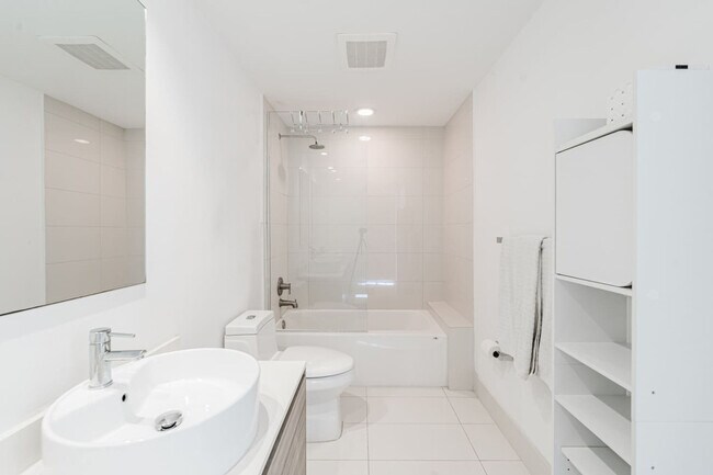 Building Photo - 101 NE 34th St