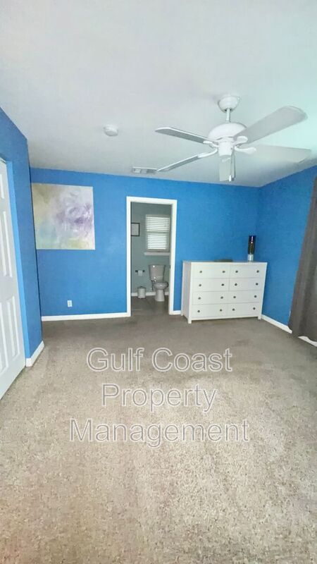 Building Photo - 11652 Pawley Ave