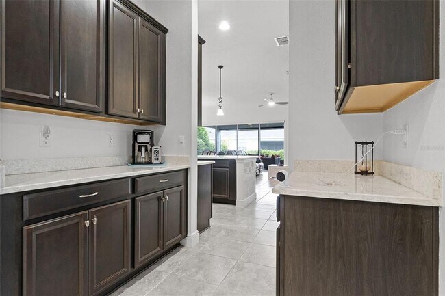 Building Photo - 5013 E Fountainwood Dr