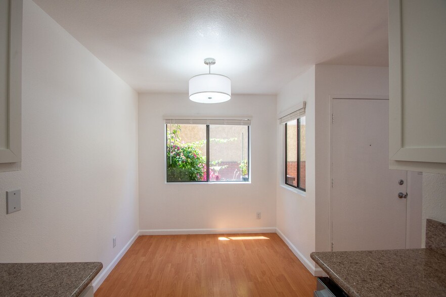 Building Photo - 5617 Woodman Ave