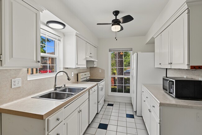 Building Photo - 2021 Winrock Blvd