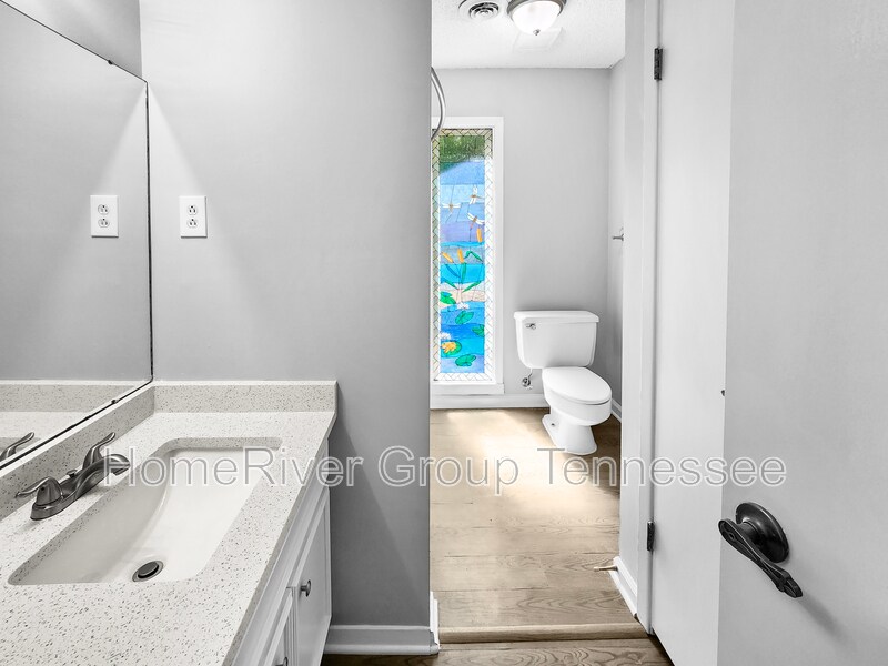 Building Photo - 8701 Lathbury Pl N