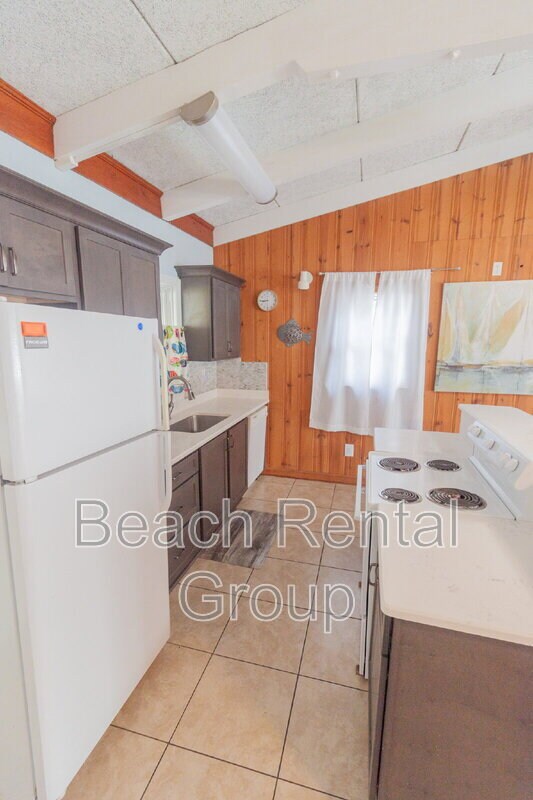 Building Photo - 4718 Seaview St