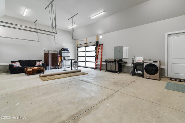 Building Photo - 9442 Old Salem Way