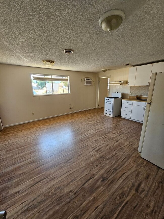 Building Photo - 2508002