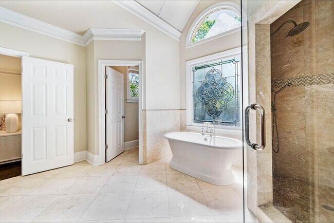 Building Photo - 7015 Blackthorn Ln