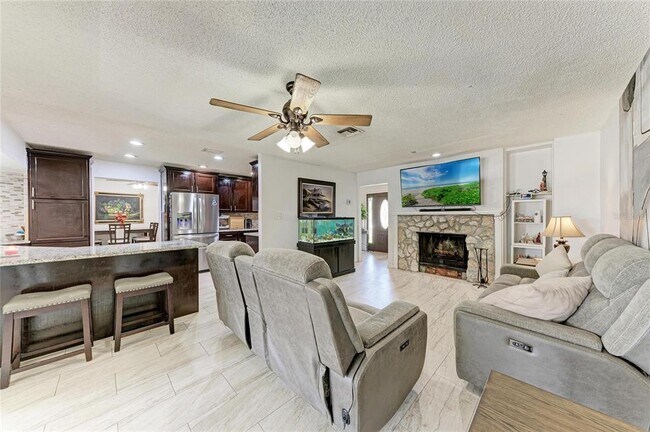 Building Photo - 1520 Sunnyhills Dr
