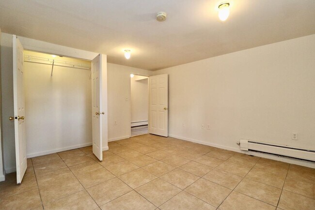 Building Photo - 618 Park Ave