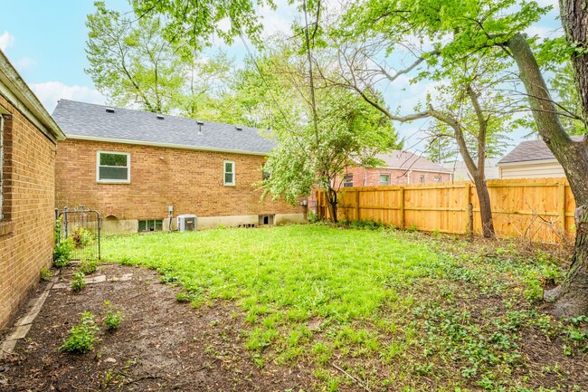 Building Photo - Charming 2-Bedroom Home in Dayton's Belmon...