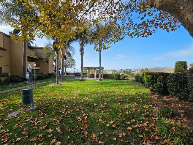 Building Photo - Large 2 Bedroom, 2 Bath Condo in San Ramon