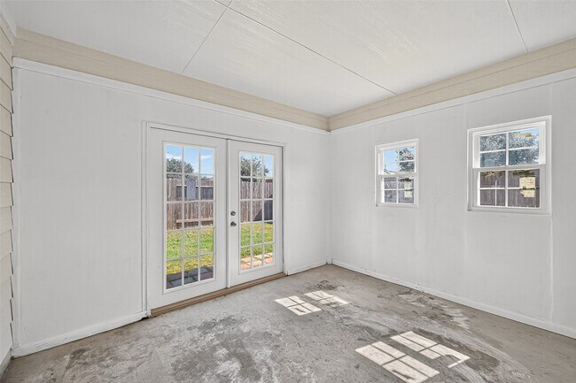 Building Photo - 22202 Thresher Ct