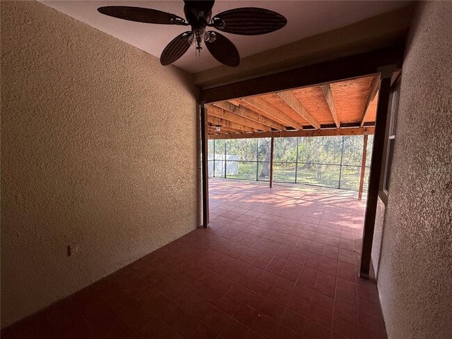 Building Photo - 1976 Willow Wood Dr