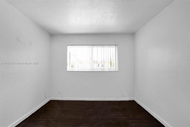 Building Photo - 2719 NW 39th Terrace