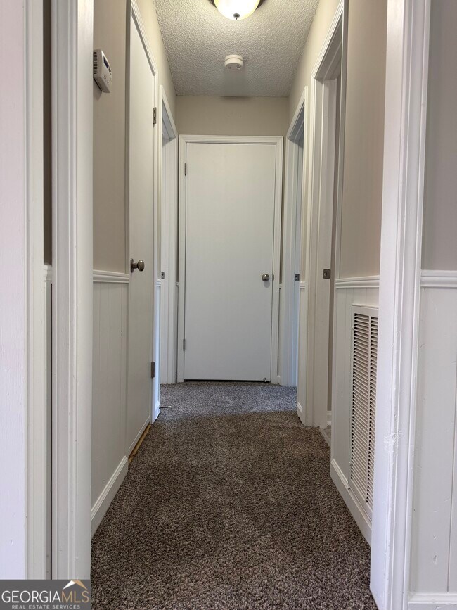 Building Photo - 731 Moon Bridge Rd