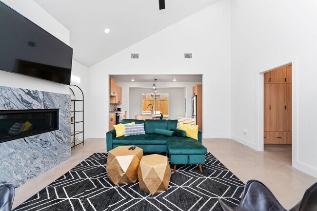 Building Photo - 4513 22nd Pl