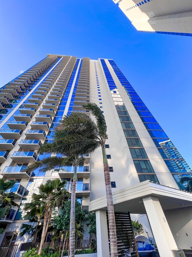 Building Photo - 1388 Kapiolani Blvd