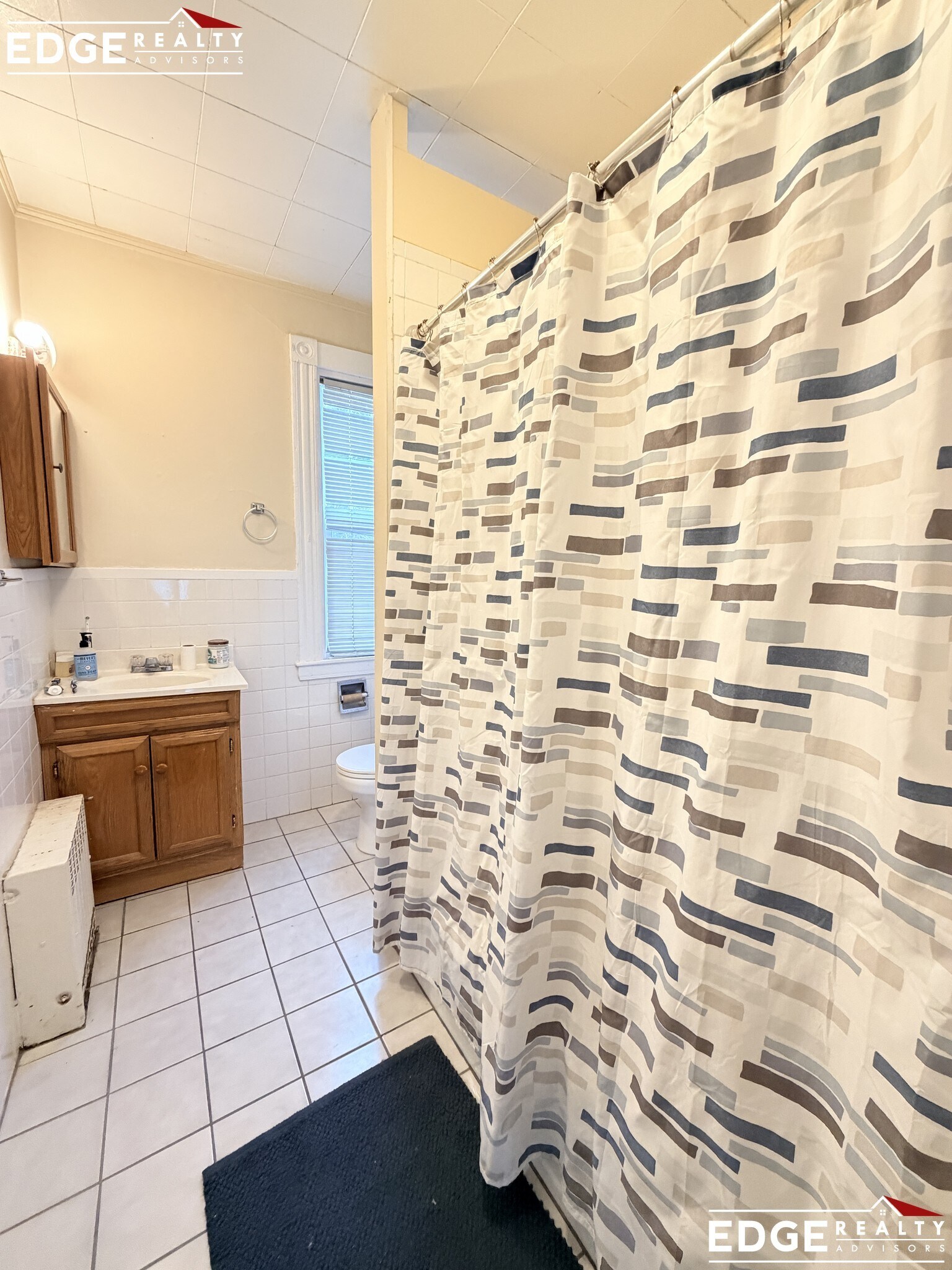 Building Photo - 17 Bennett St