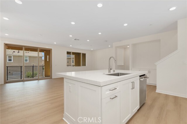 Building Photo - 306 Chorus