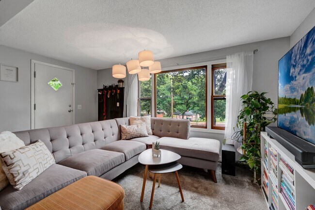 Building Photo - 4216 Brookside Ave