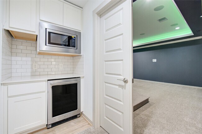 Building Photo - 3223 Cripple Creek Dr