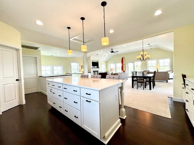 Great room living area - 112 Duck Ridge Village Ct