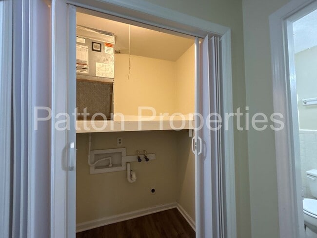 Building Photo - 11 Loquat Ct