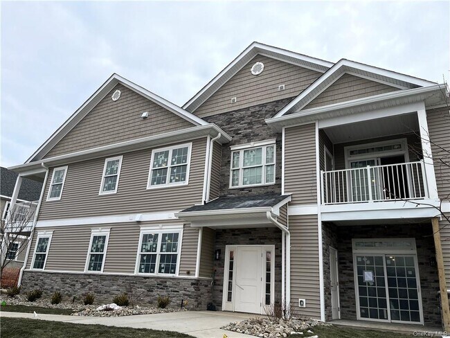 Building Photo - 121 Tower Ridge Cir
