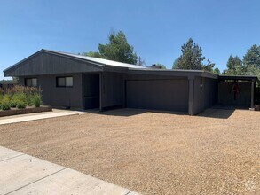 Building Photo - 3 Bed 2 Bath Single level FULLY FURNISHED