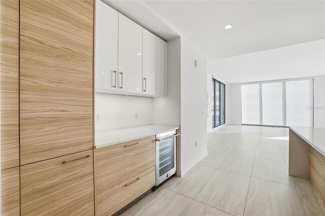 Building Photo - 301 1st St S