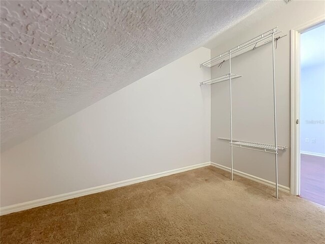 Building Photo - 900 W Charing Cross Cir